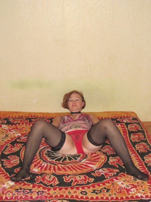 Русана оказывает услугу Куннилингус