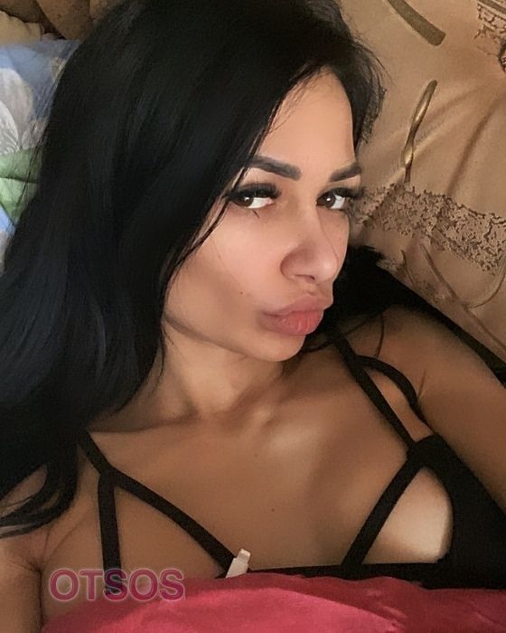 Жанна оказывает услугу Минет