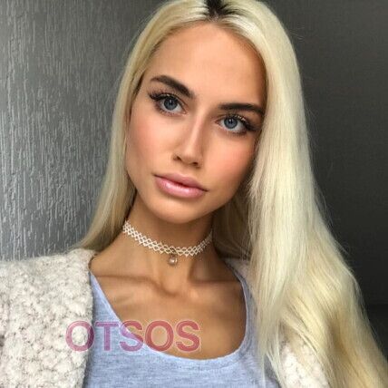 Амалия оказывает услугу Окончание в рот