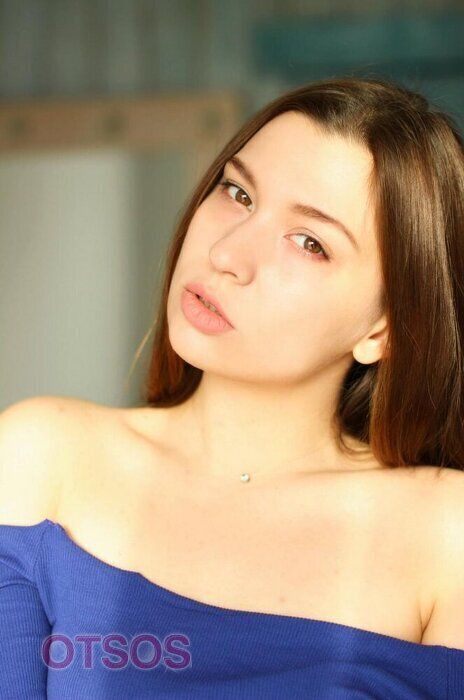 Инна оказывает услугу Куннилингус