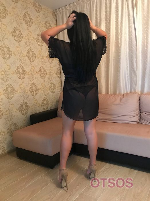 Лена оказывает услугу Куннилингус