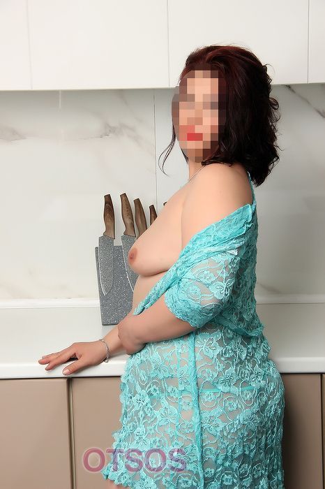 АЛЕНА оказывает услугу Стриптиз не профи