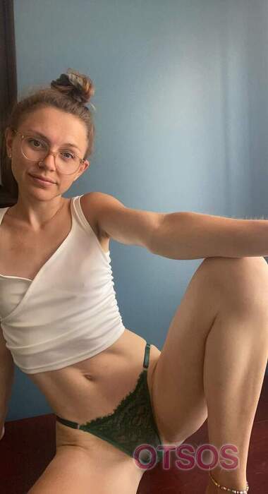 Аня оказывает услугу Секс анальный