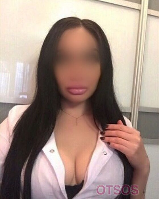 Жанна оказывает услугу Минет
