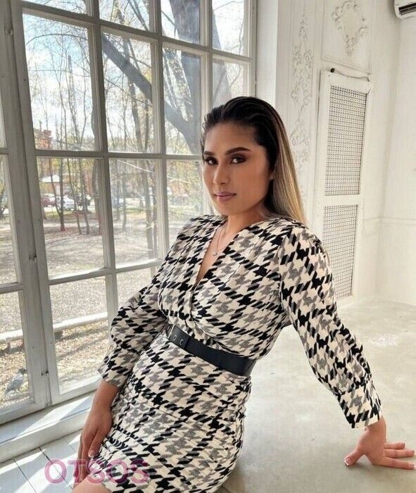 Кристина оказывает услугу Секс анальный